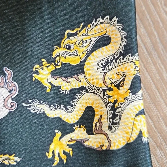 Chinese Dragon necktie - Picture 3 of 10